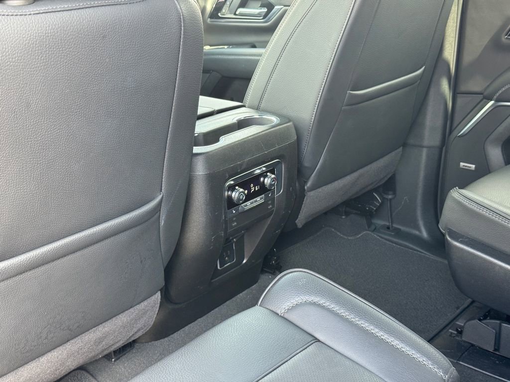 Used 2025 GMC Yukon Denali AWD/4WD image 16