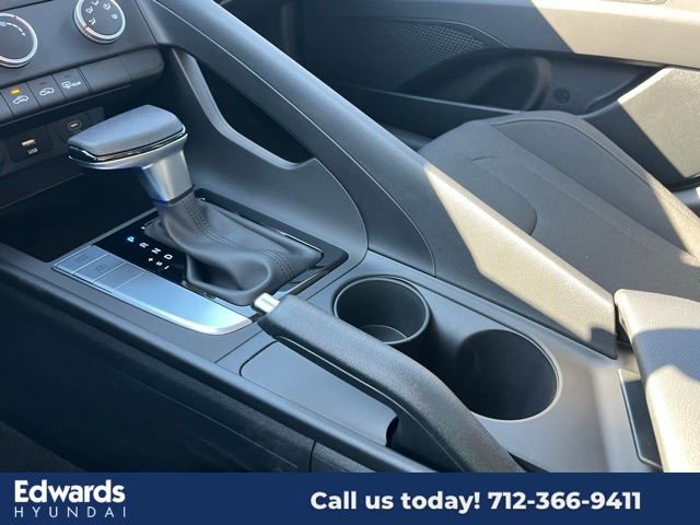 New 2025 Hyundai Elantra SE image 29