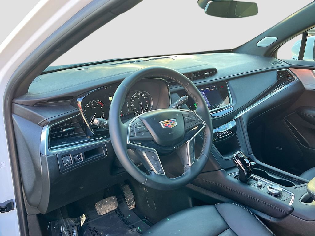 Used 2025 Cadillac XT5 Premium Luxury image 9