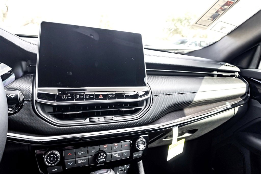 New 2026 Jeep Compass Limited image 14