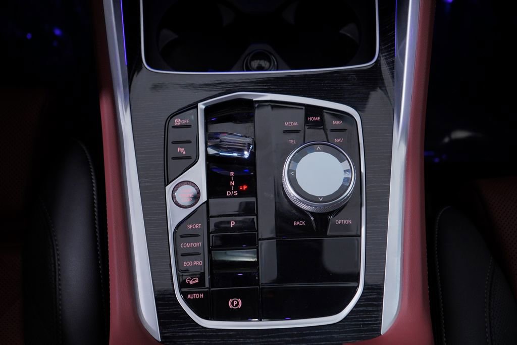 Used 2024 BMW X6 xDrive40i w/ Executive Package image 14