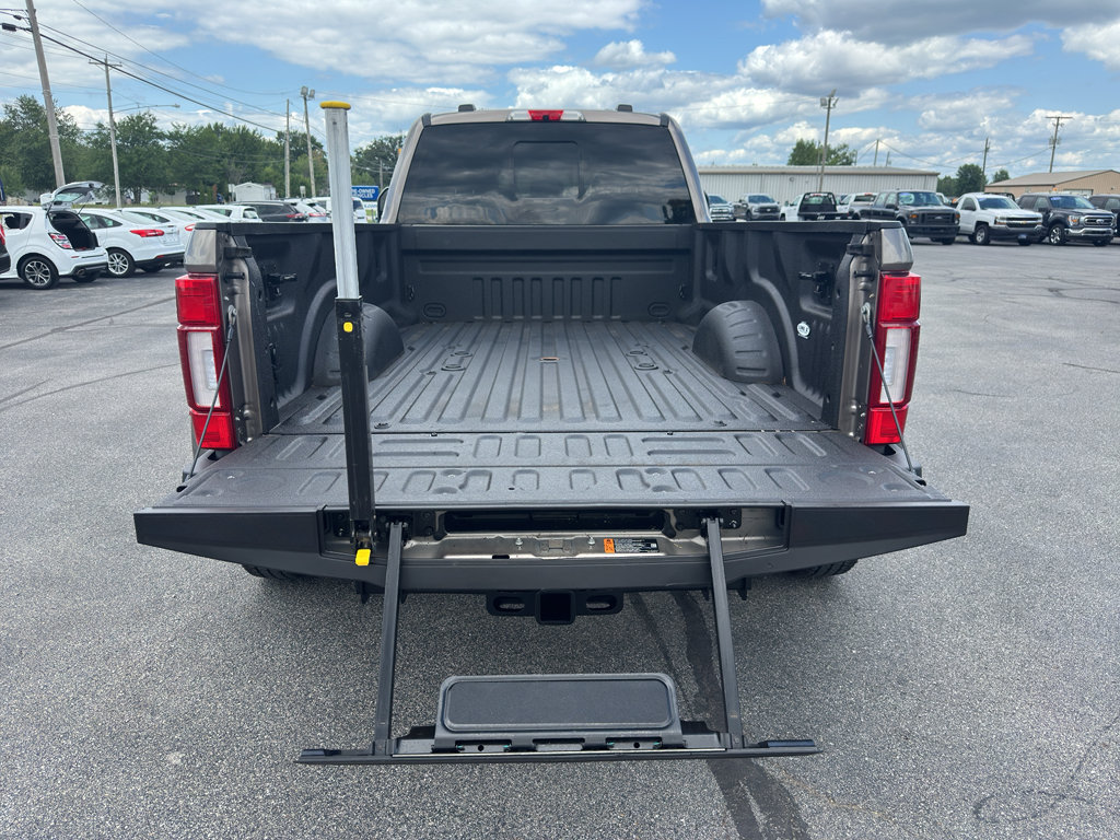 Used 2022 Ford F350 Lariat w/ Lariat Ultimate Package AWD/4WD image 11