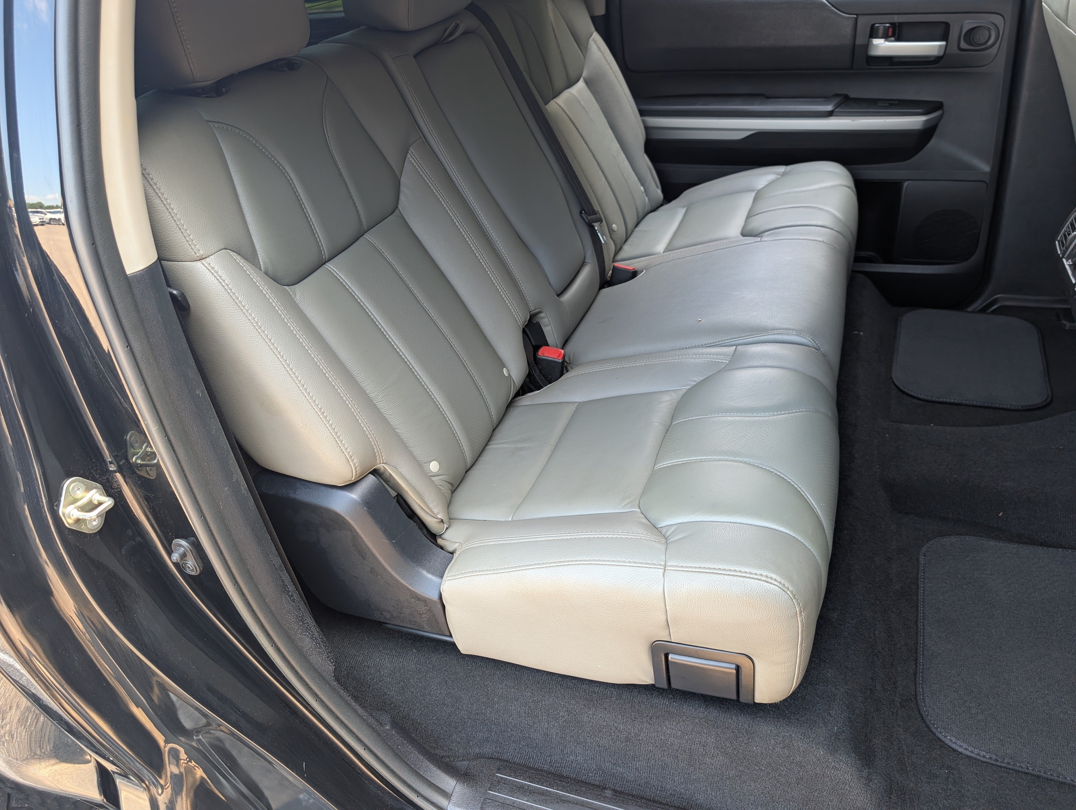 Used 2016 Toyota Tundra SR5 w/ SR5 Upgrade Package AWD/4WD image 19