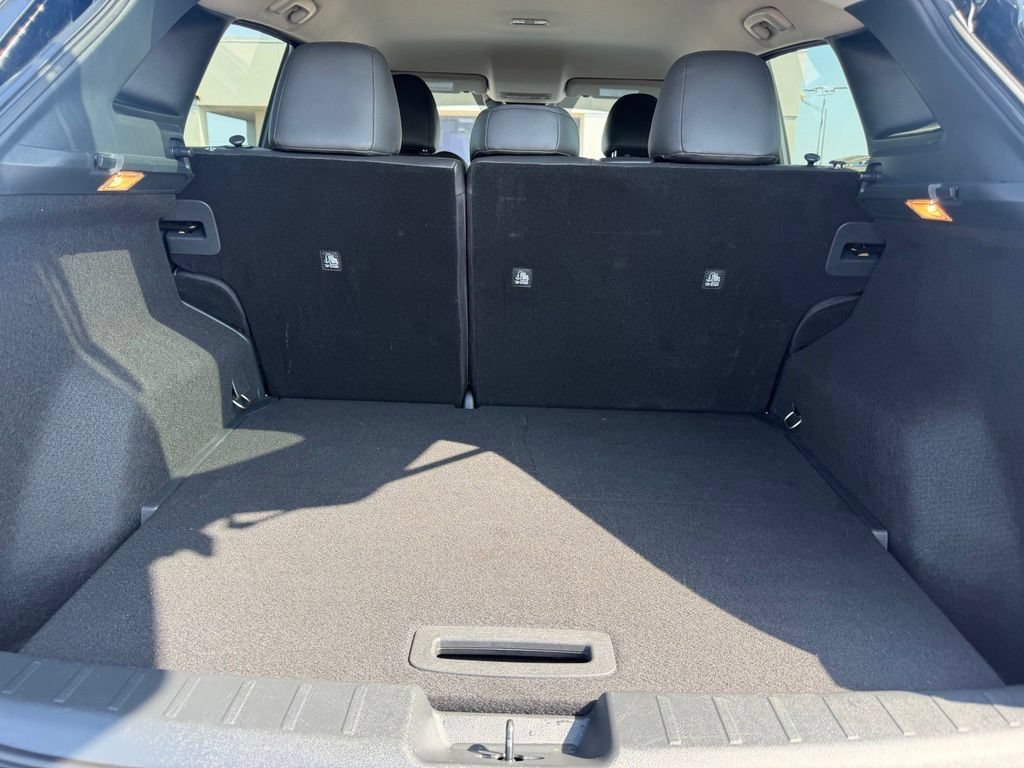 Used 2025 Nissan Kicks SV FWD image 17