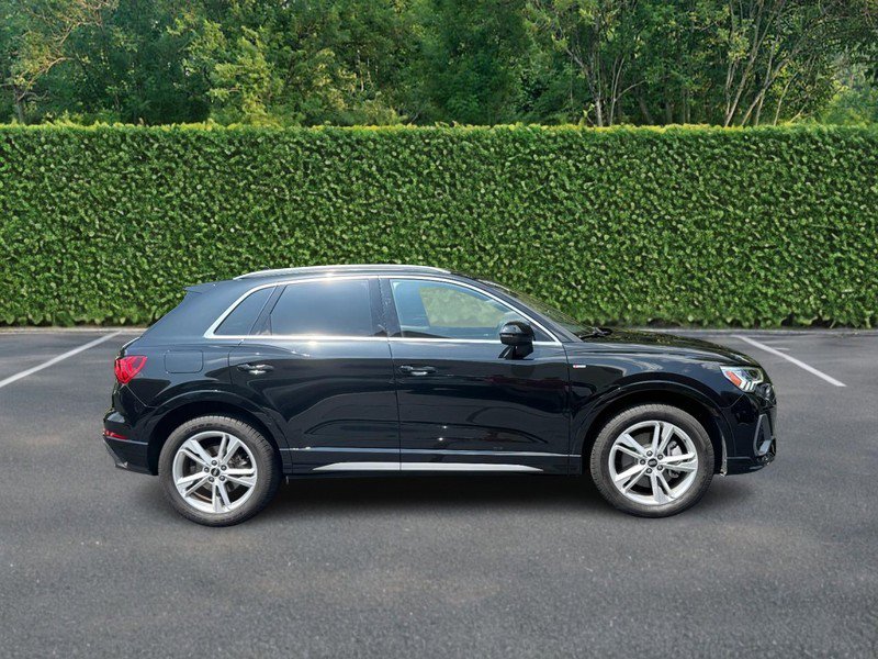 Used 2024 Audi Q3 2.0T Premium Plus w/ Premium Plus Package image 2