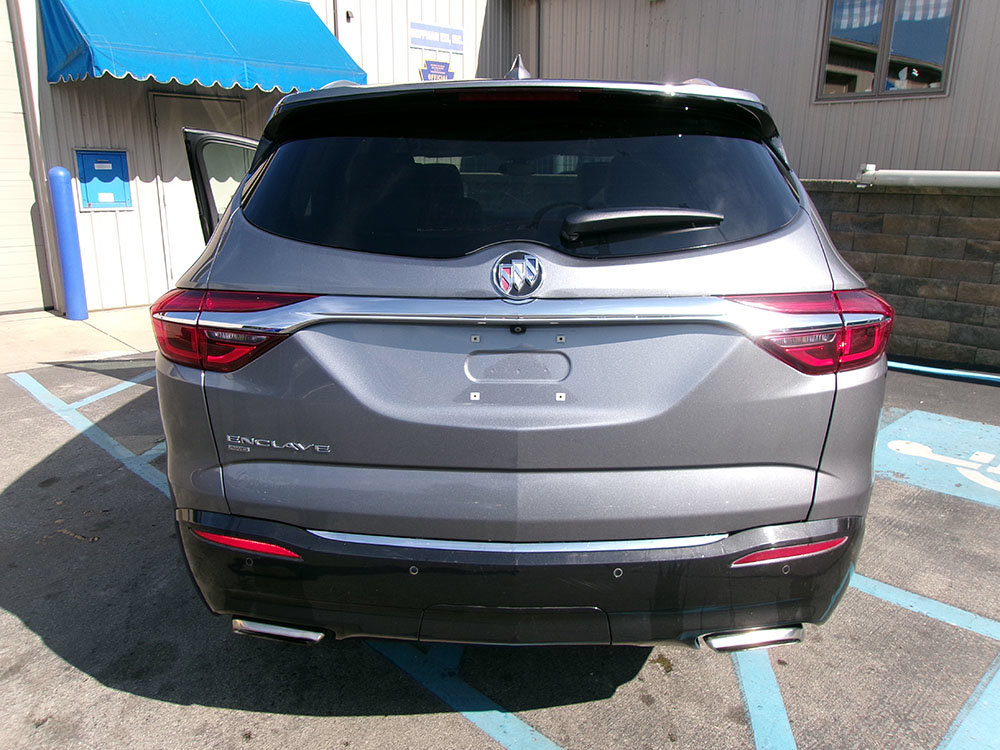 Used 2021 Buick Enclave Essence AWD/4WD image 4
