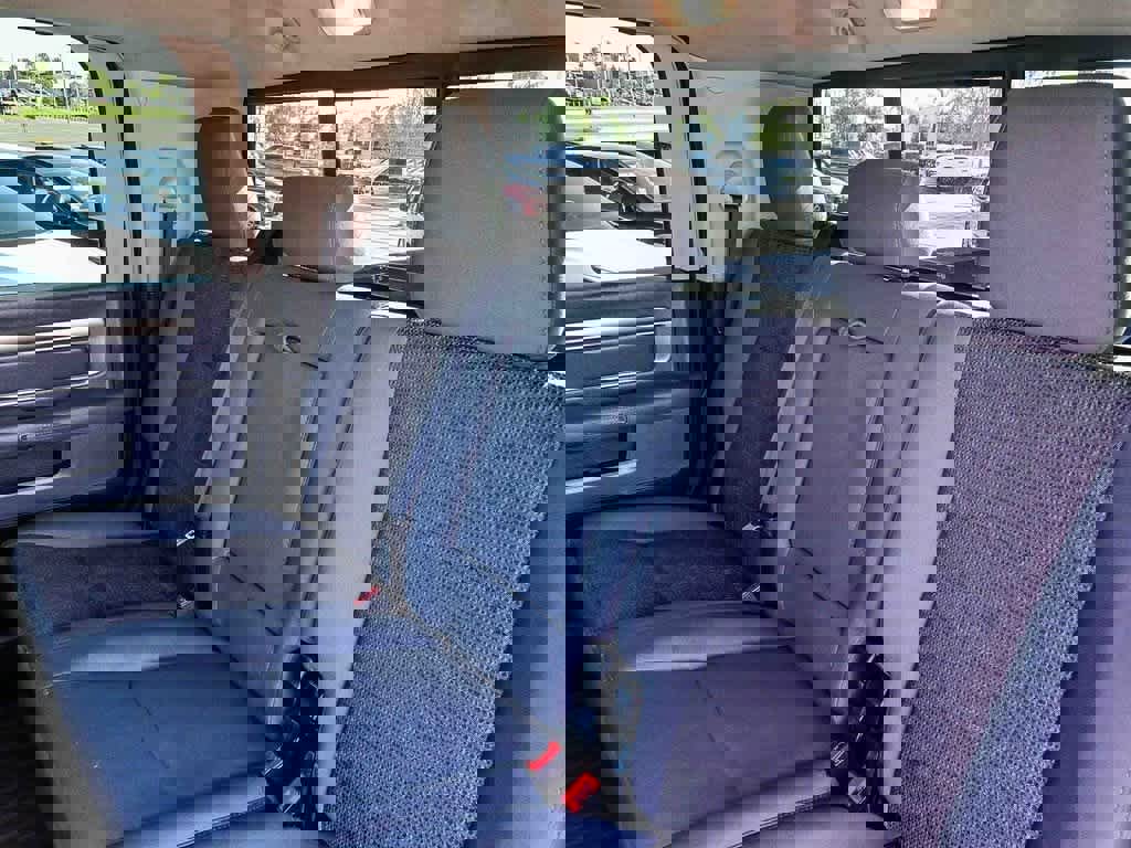 Used 2017 RAM 3500 SLT w/ Luxury Group image 17