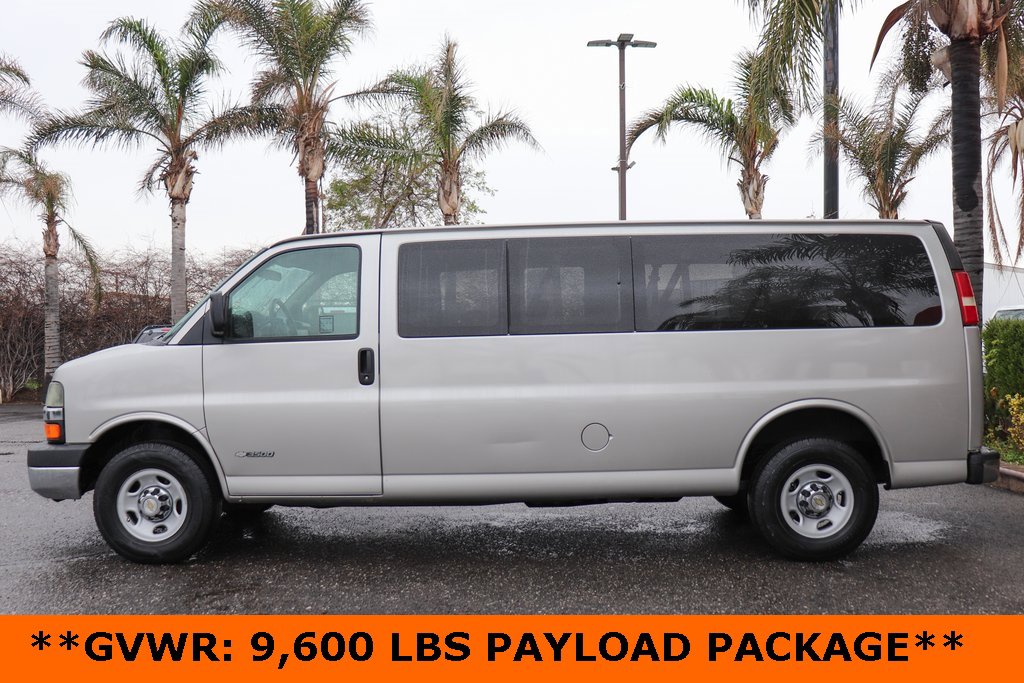 Used 2005 Chevrolet Express 3500 Extended Passenger w/ LS Preferred Equipment Group image 5