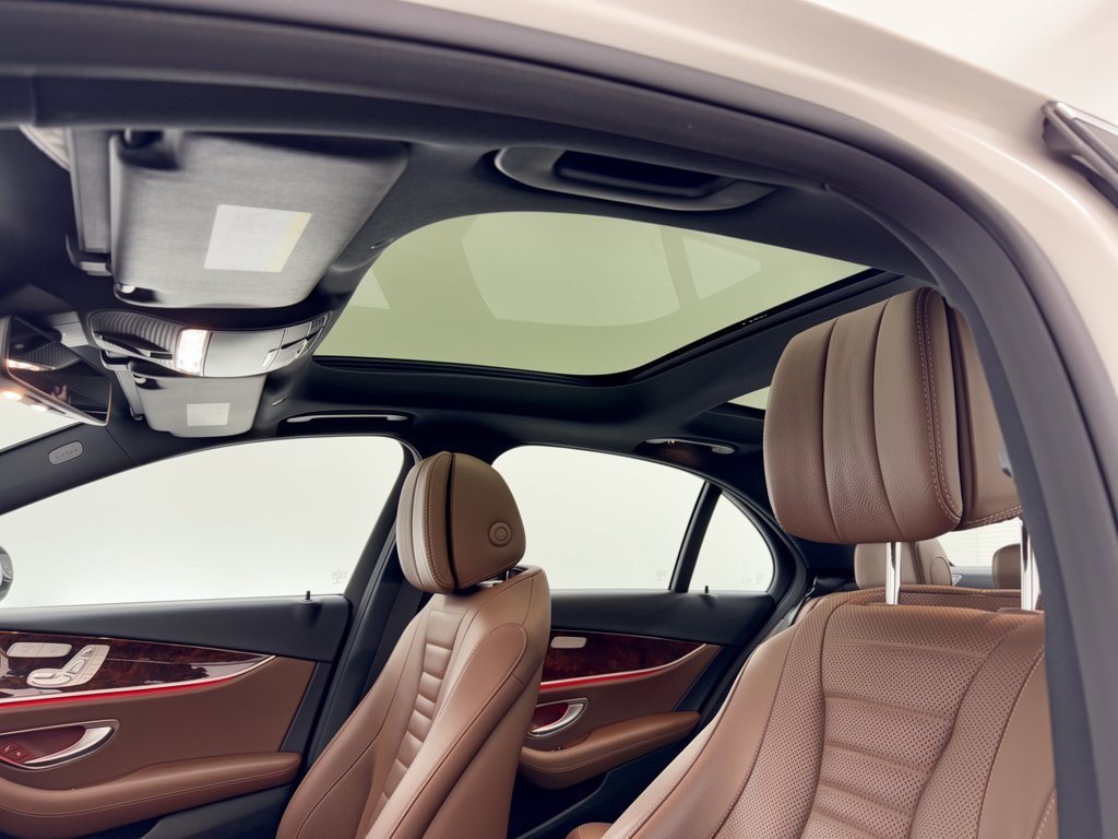 Used 2018 Mercedes-Benz E 300 4MATIC image 27