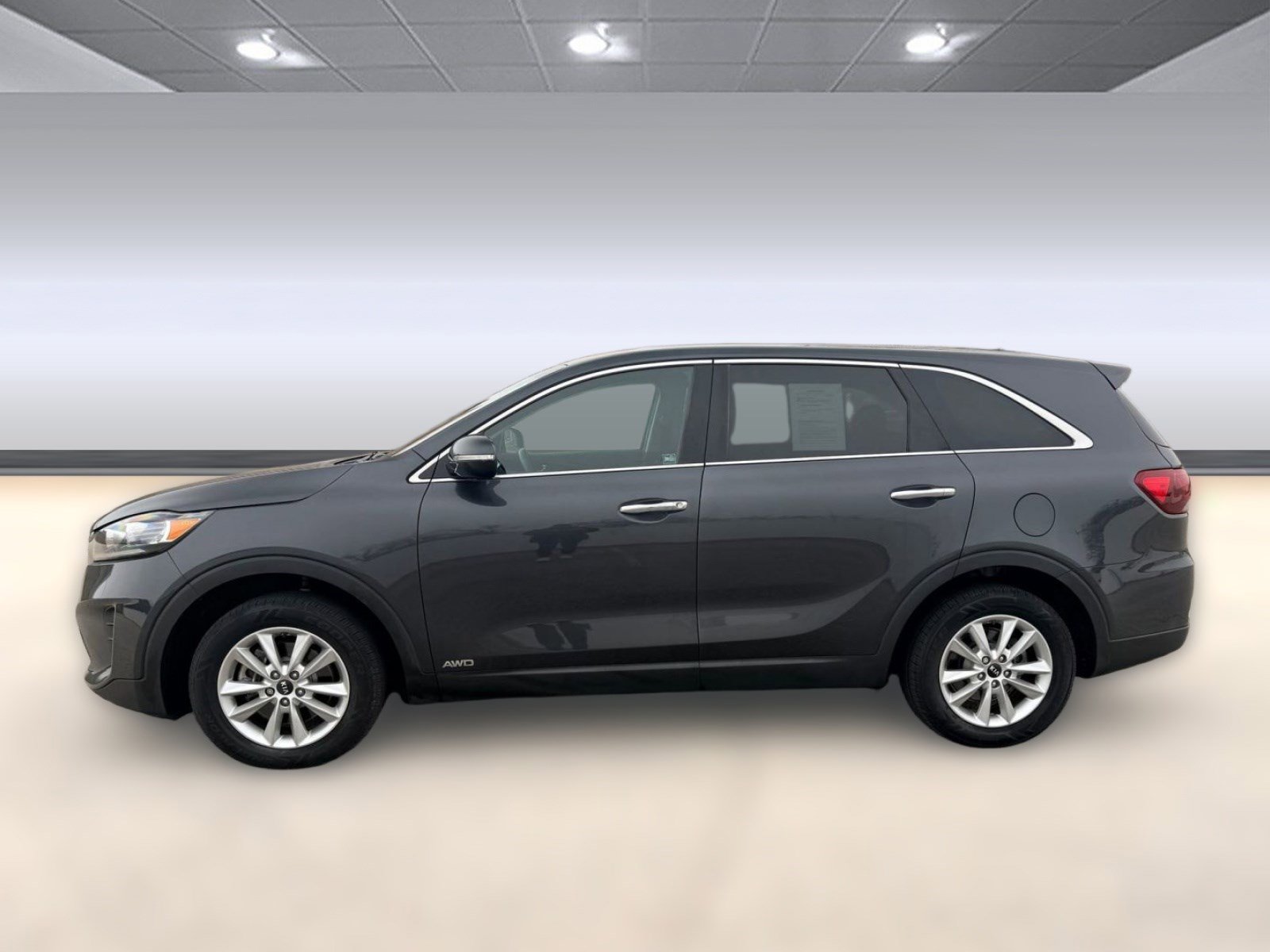 Used 2019 Kia Sorento LX V6 image 2
