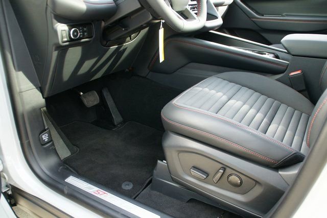 New 2026 Ford Explorer ST-Line w/ ST-Line Street Pack image 17
