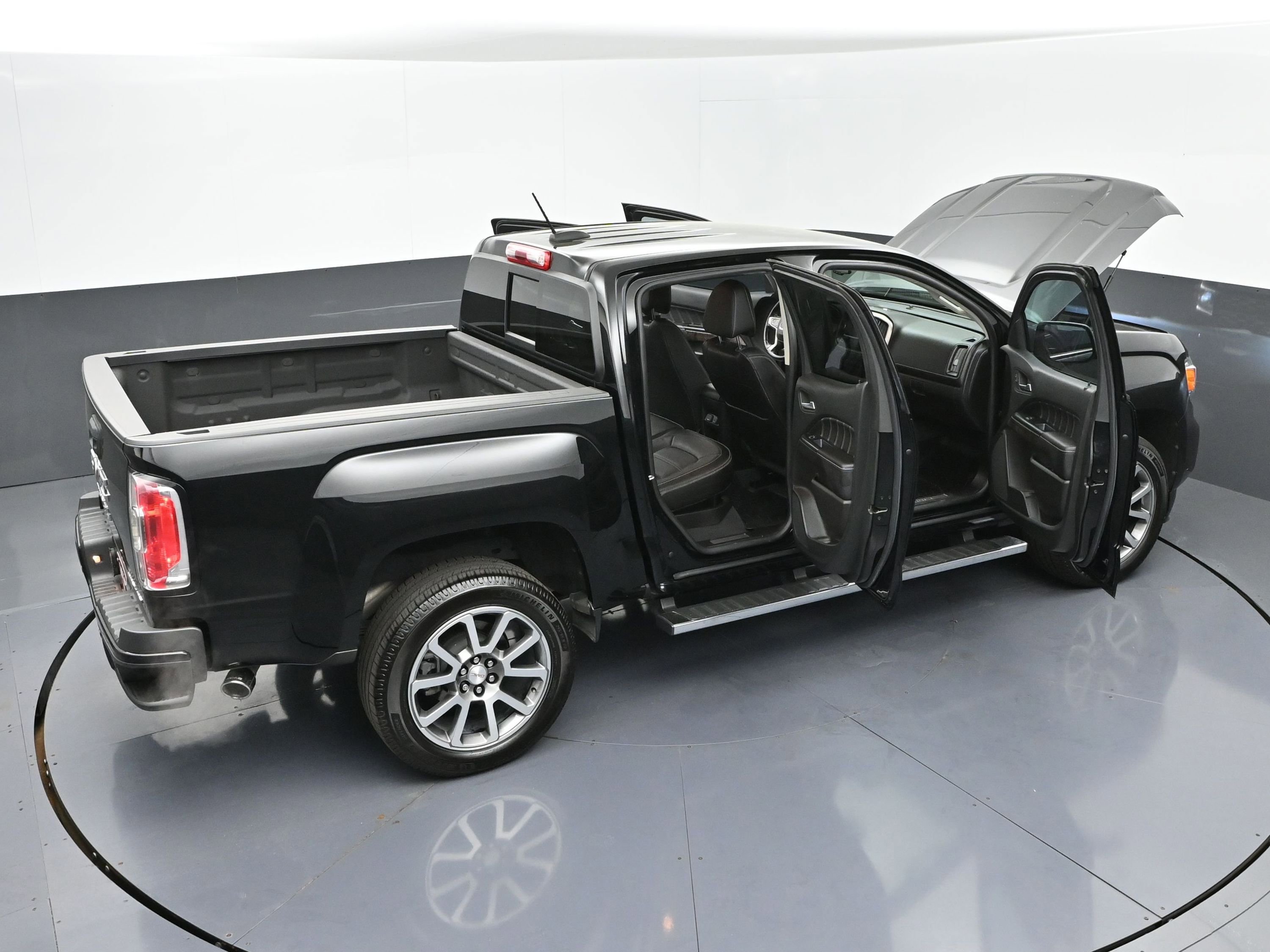 Used 2022 GMC Canyon Denali image 49