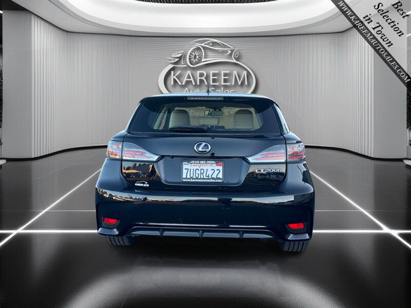 Used 2016 Lexus CT 200h w/ Navigation Package FWD image 6