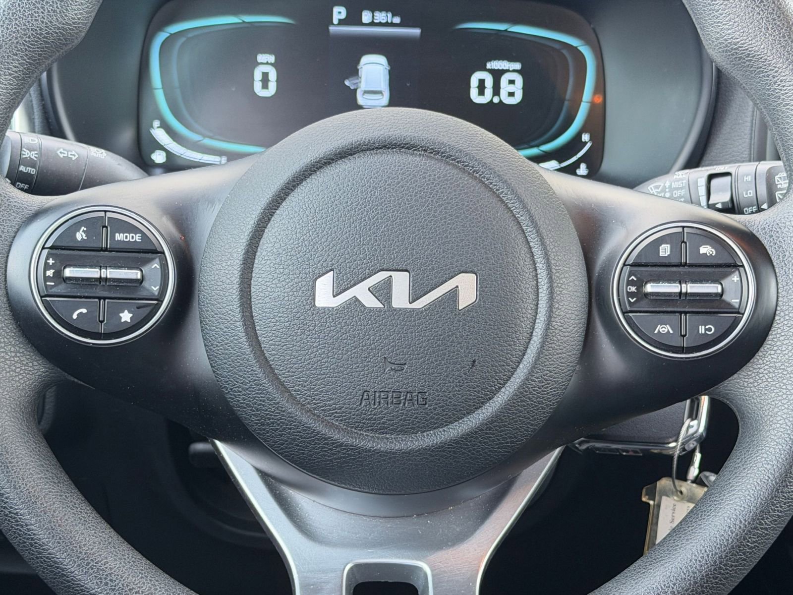 Used 2025 Kia Soul LX w/ LX Technology Package FWD image 25