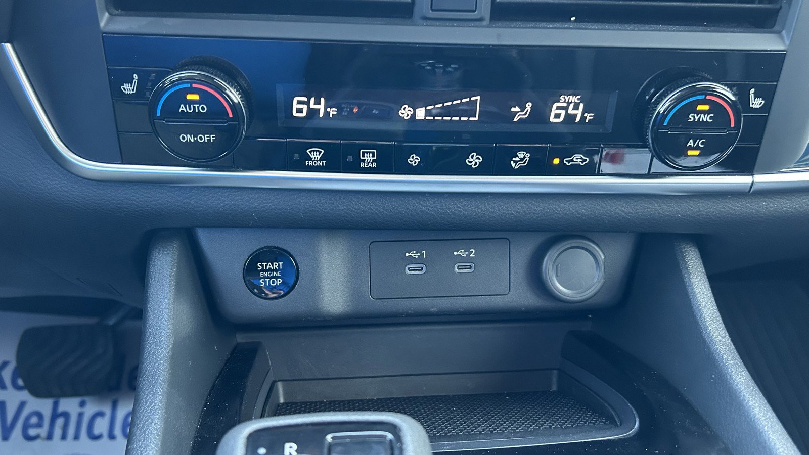 Used 2025 Nissan Rogue SV image 28