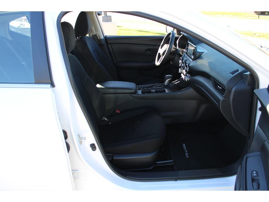 Used 2025 Nissan Sentra S image 13