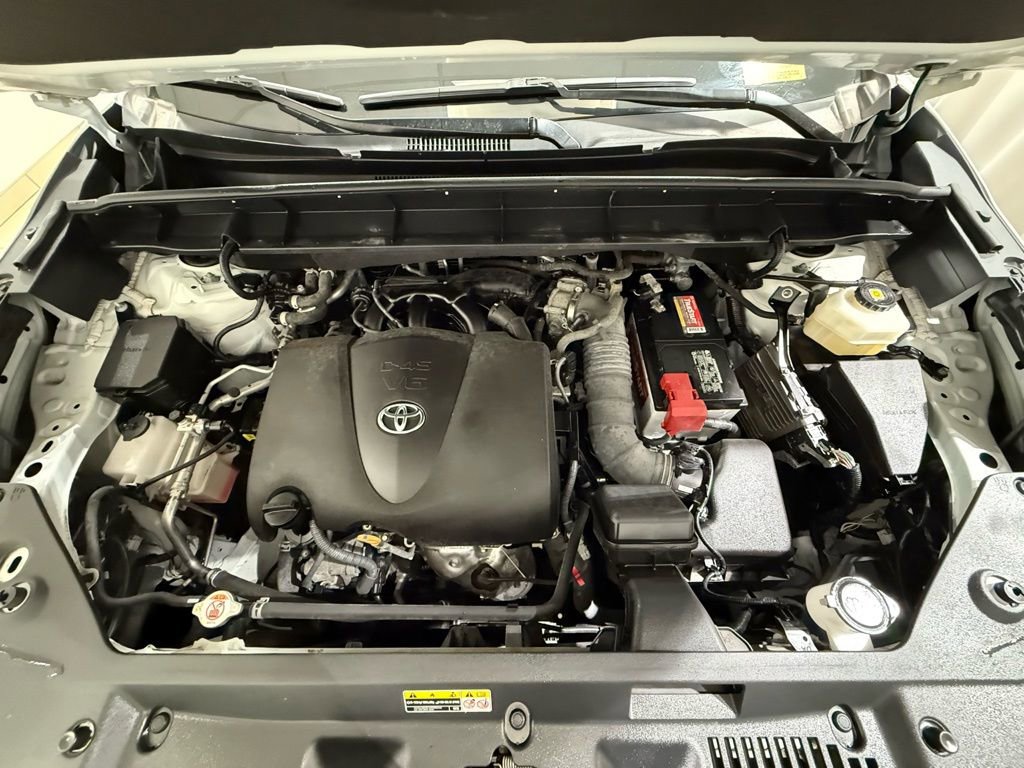 Certified 2022 Toyota Highlander XLE image 10
