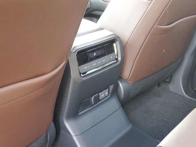 Used 2025 Toyota Land Cruiser image 30