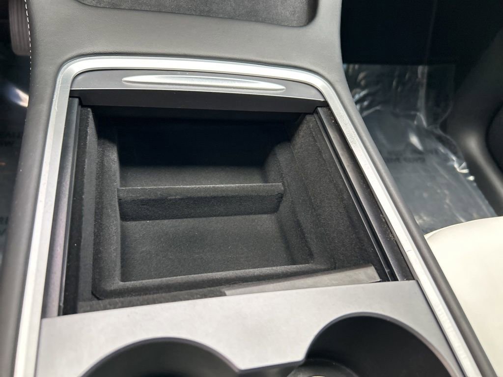 Used 2022 Tesla Model Y Long Range image 44