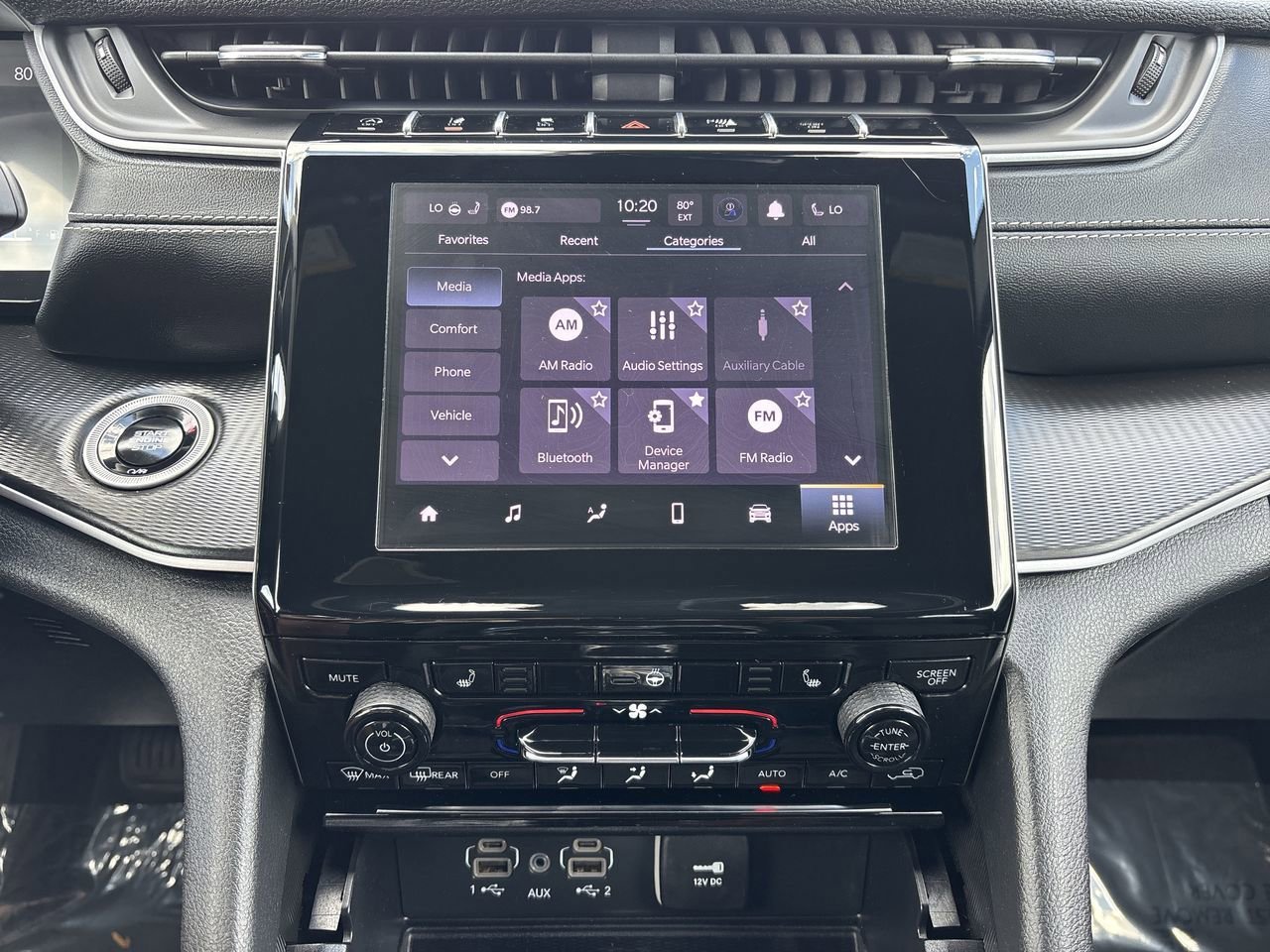 Used 2025 Jeep Grand Cherokee Altitude image 21