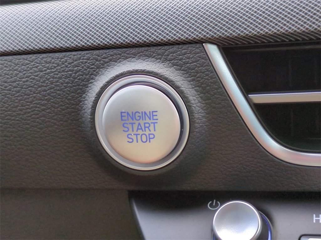 New 2025 Hyundai Sonata Limited image 29