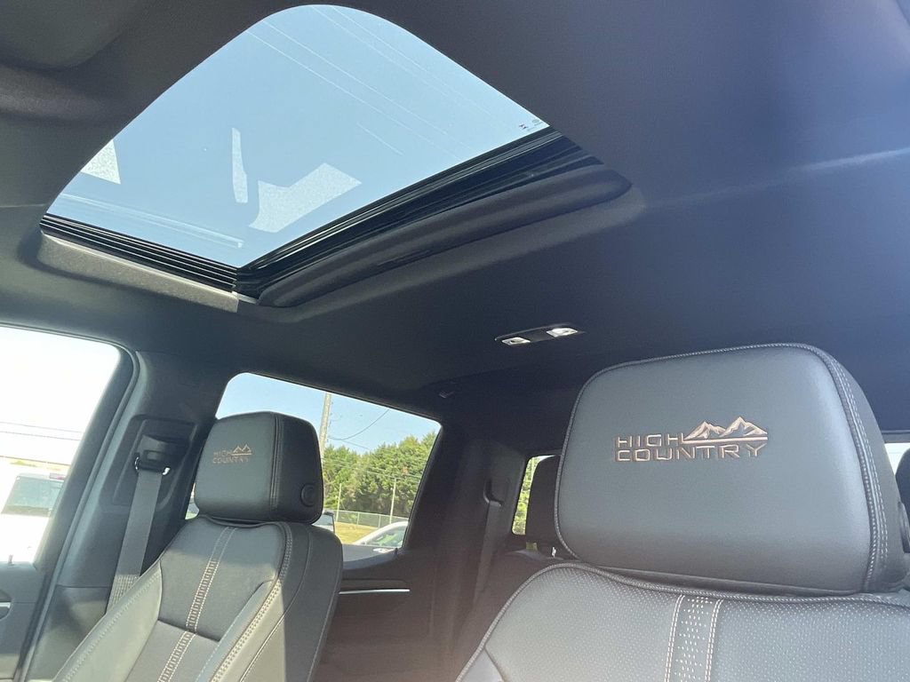 New 2026 Chevrolet Silverado 1500 High Country AWD/4WD image 18