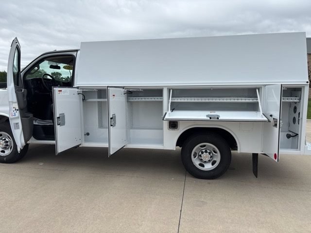 New 2025 Chevrolet Express 3500 w/ Power Convenience Package RWD image 29