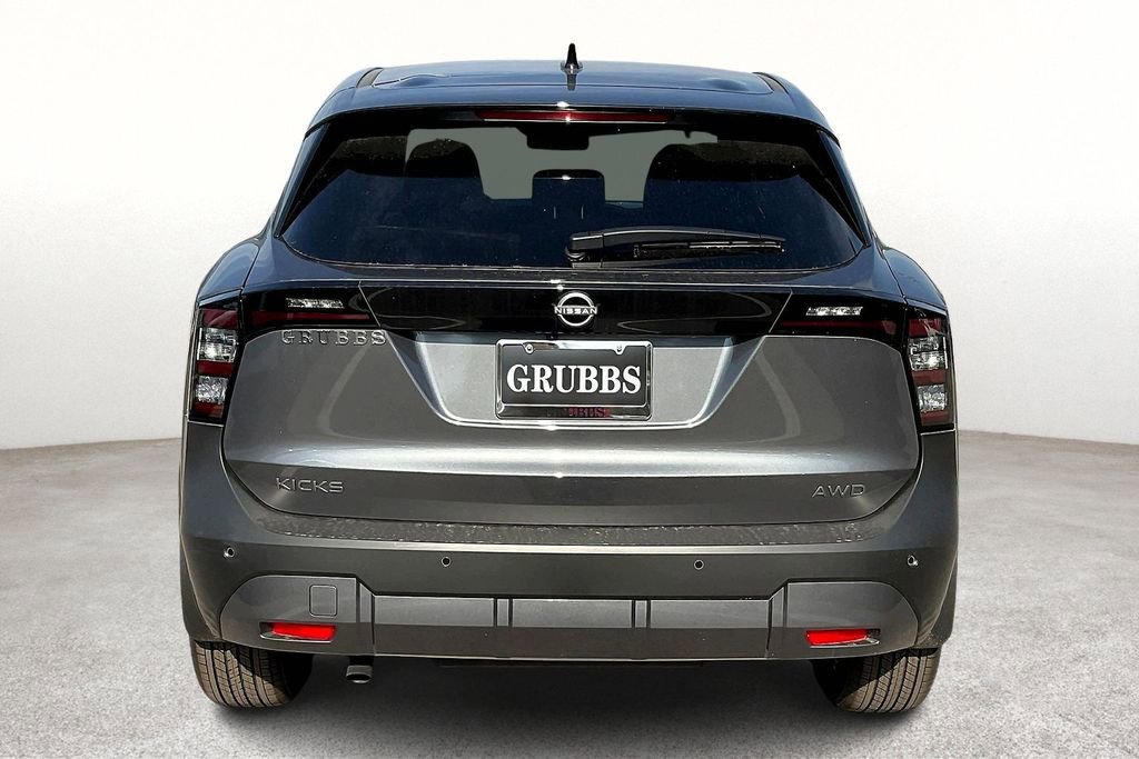 Used 2025 Nissan Kicks SV AWD/4WD image 8