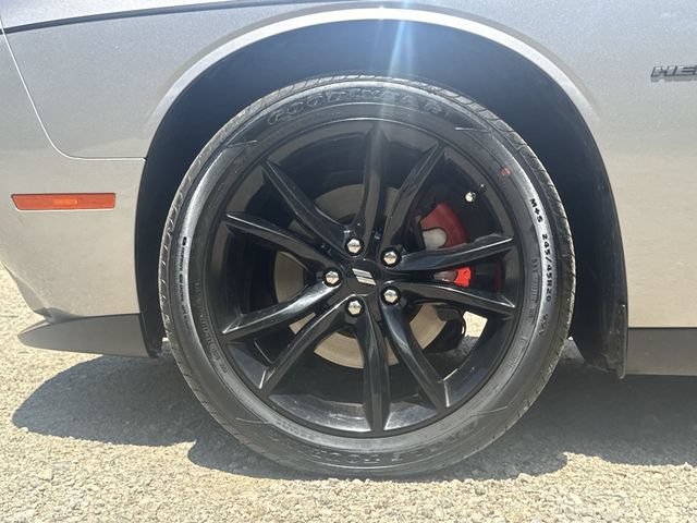 Used 2017 Dodge Challenger R/T w/ Blacktop Package RWD image 32