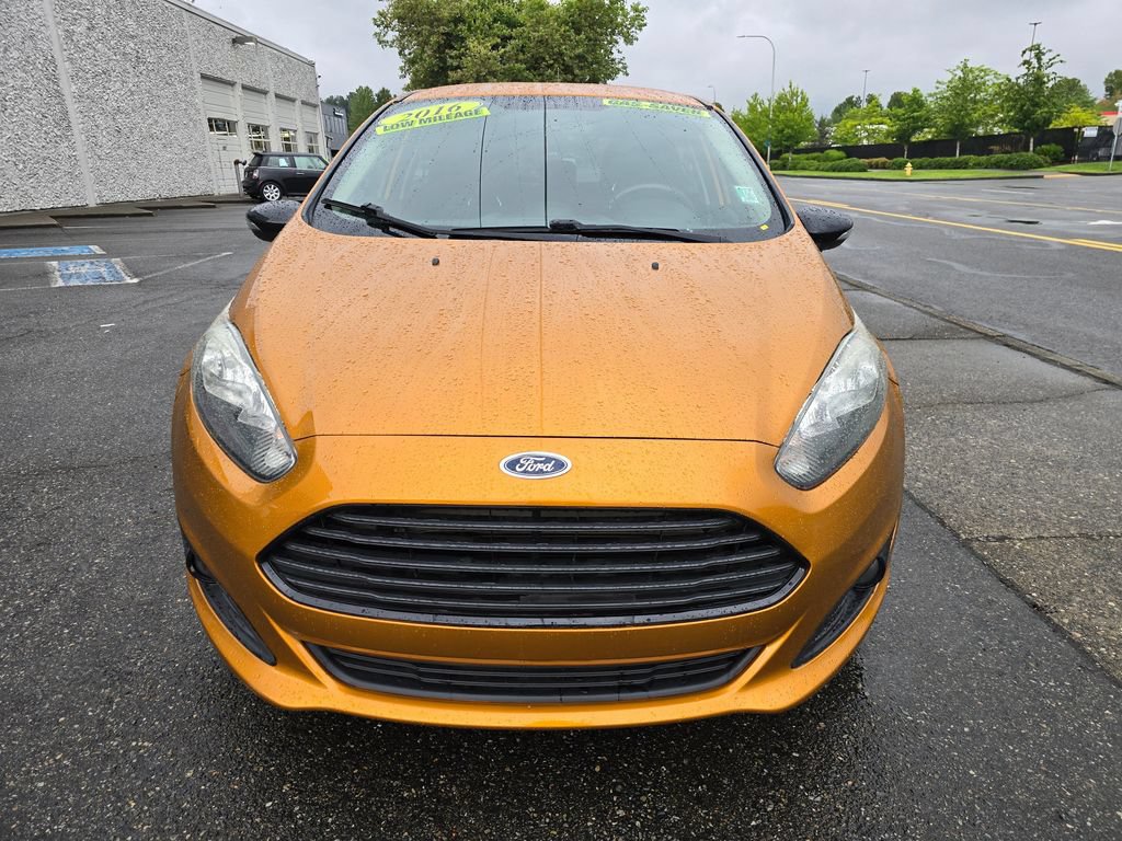 Used 2016 Ford Fiesta SE w/ SE Black Package FWD image 2