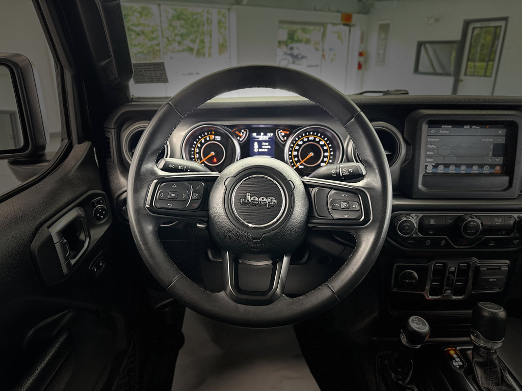 Used 2023 Jeep Gladiator Sport AWD/4WD image 18