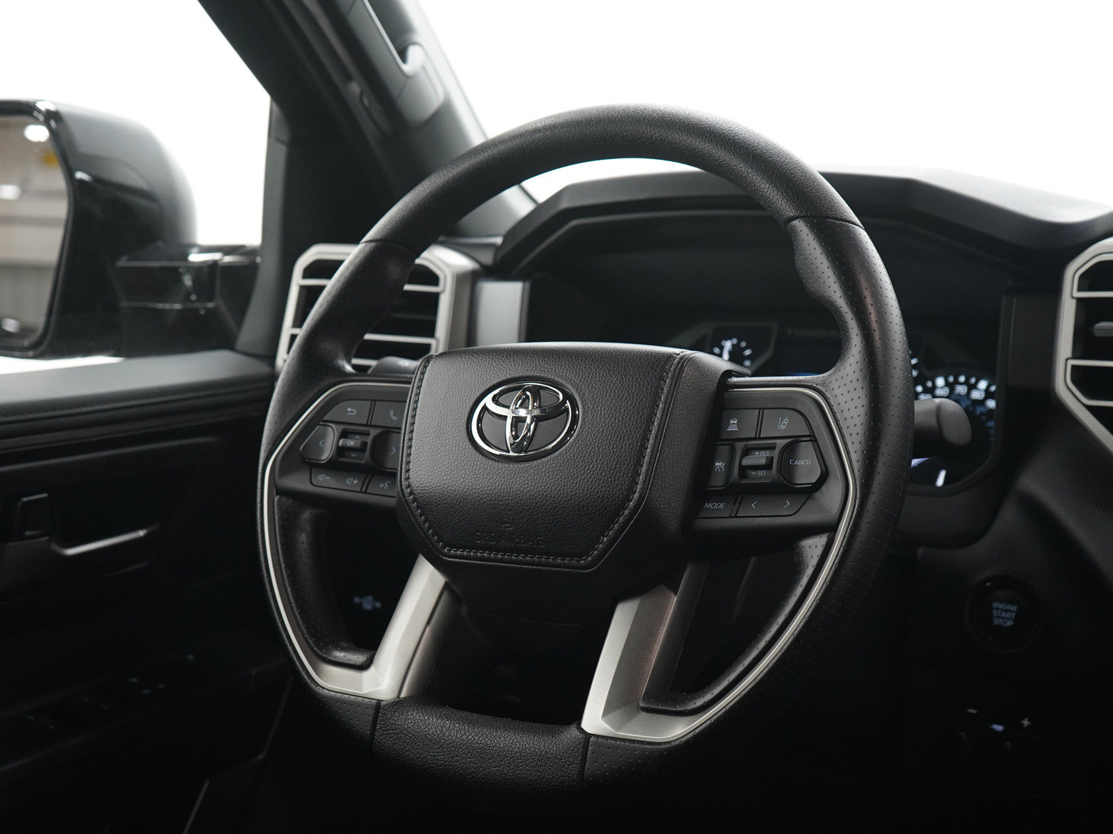 Used 2026 Toyota Tundra SR5 w/ SR5 Convenience Package AWD/4WD image 16