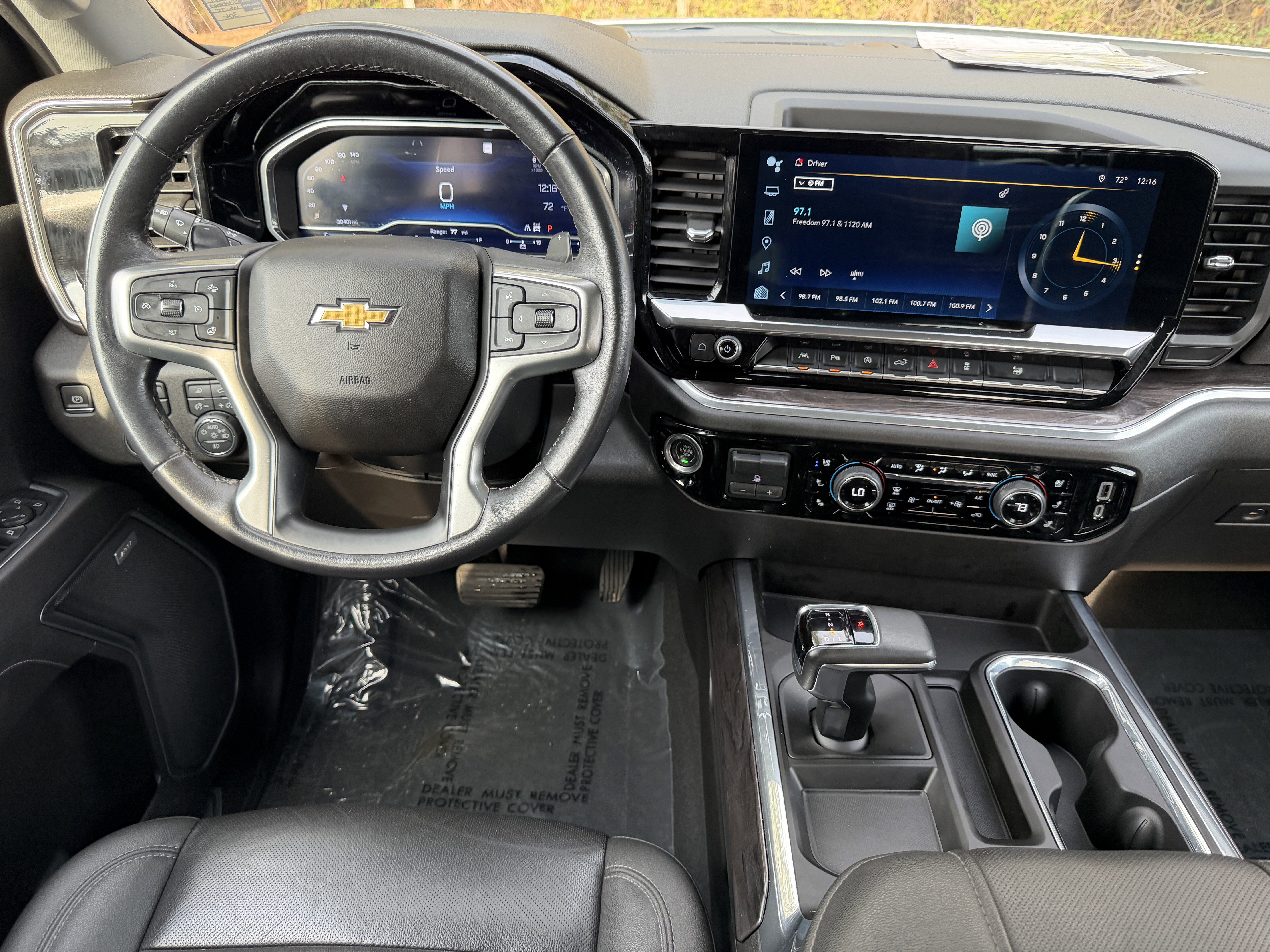 Used 2023 Chevrolet Silverado 1500 LTZ AWD/4WD image 25