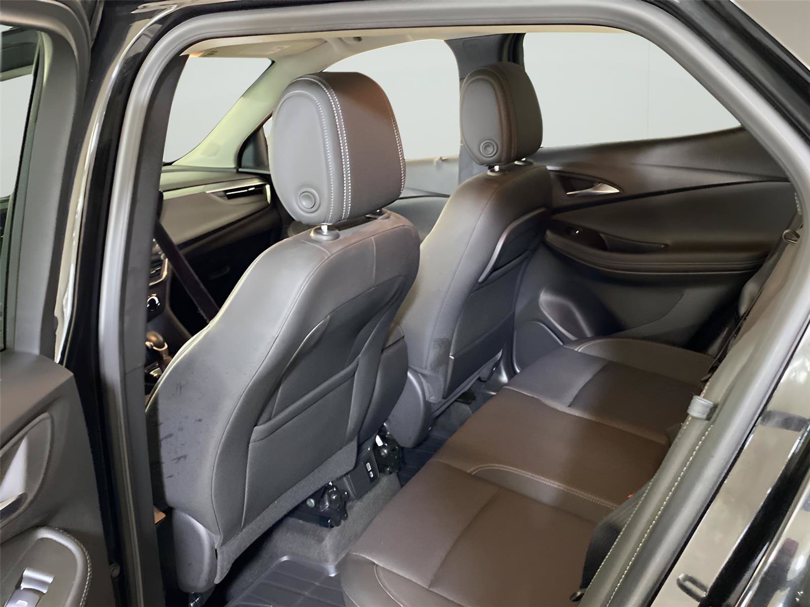 Certified 2024 Buick Encore GX Preferred w/ Comfort Package FWD image 18