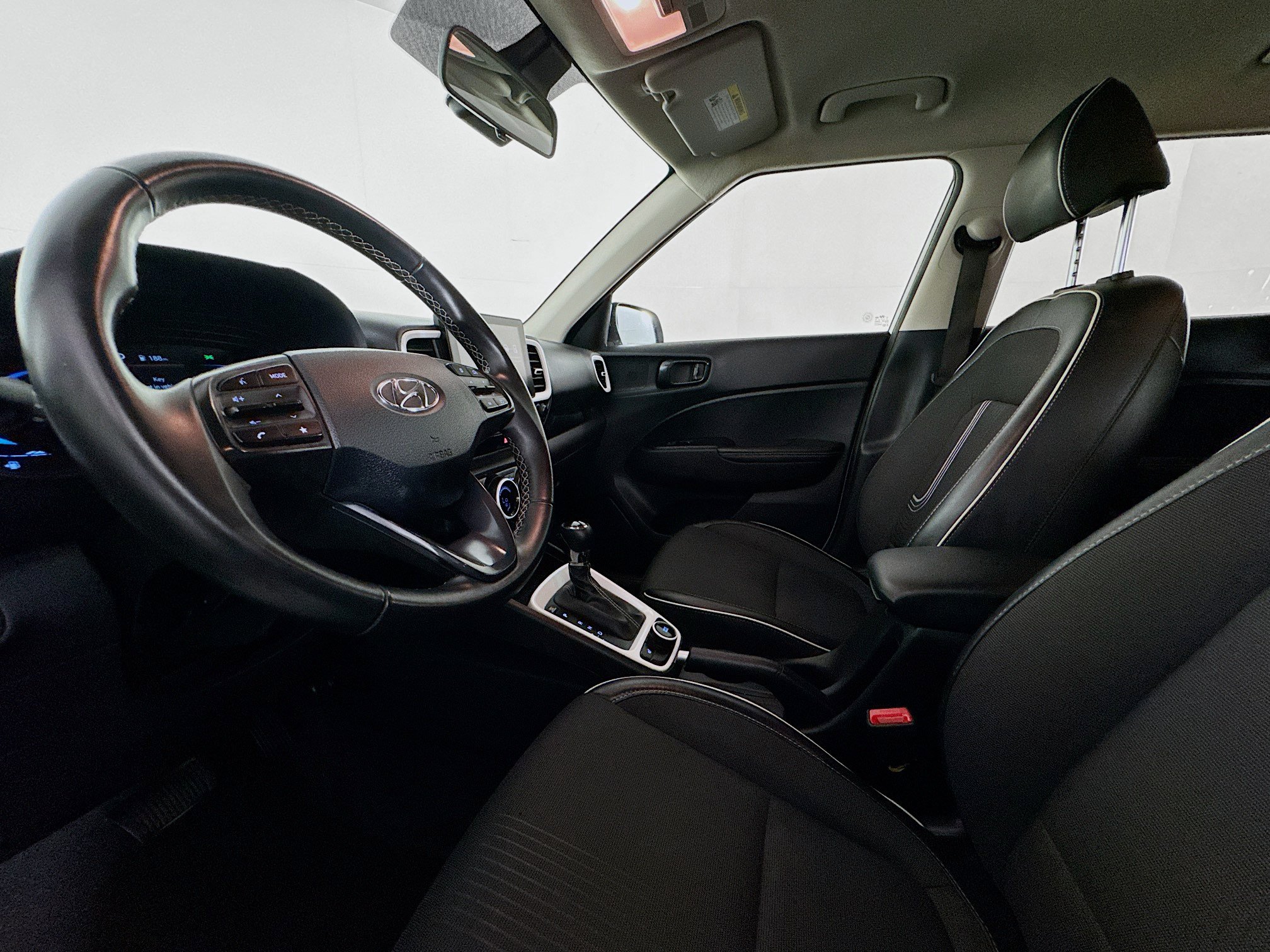 Used 2026 Hyundai Venue SEL FWD image 20