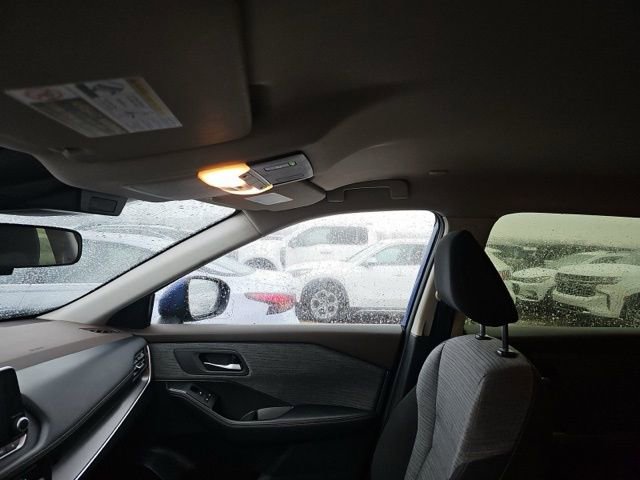 Used 2023 Nissan Rogue SV image 10