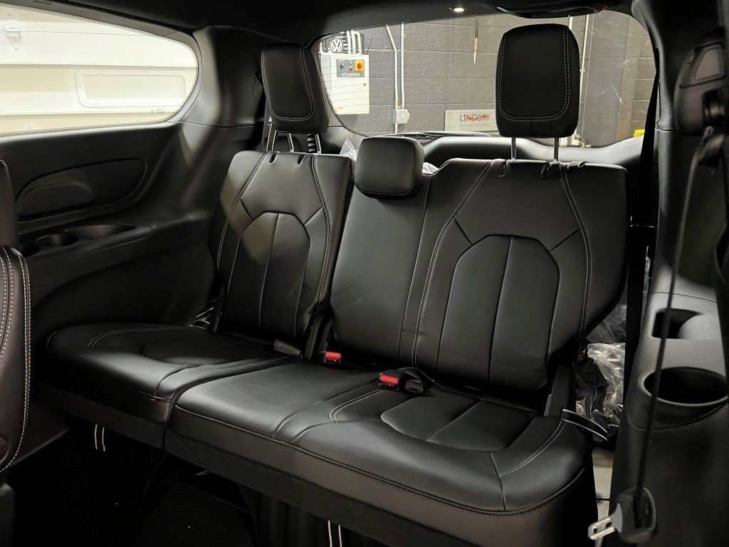 New 2026 Chrysler Voyager LX image 16