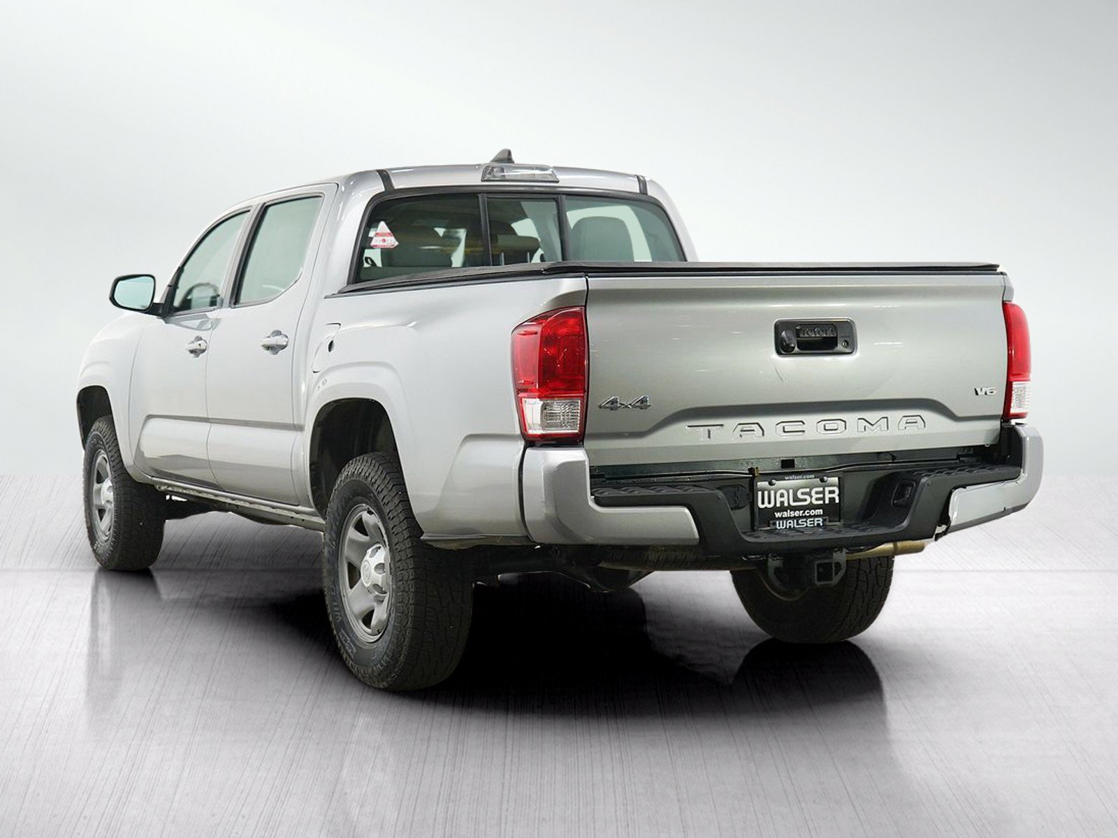 Used 2016 Toyota Tacoma SR w/ Towing Package AWD/4WD image 3
