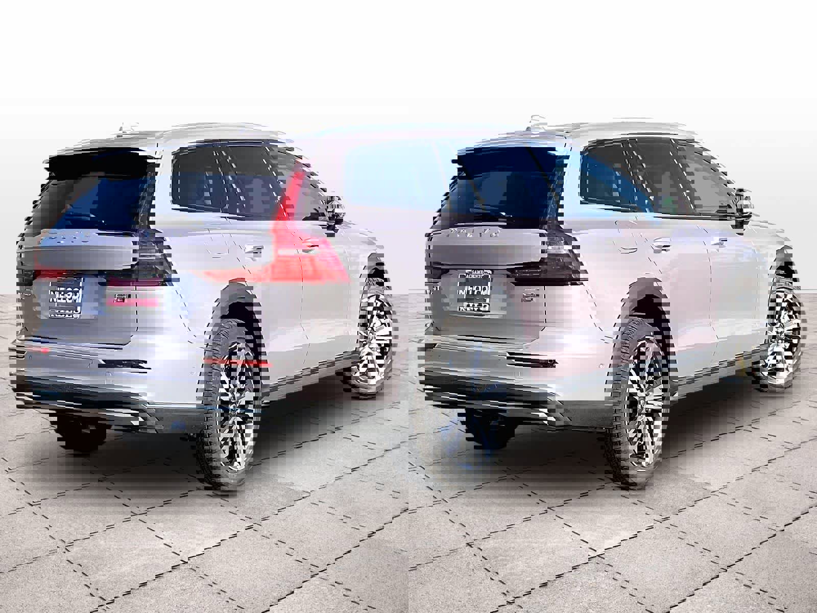 New 2026 Volvo V60 B5 Cross Country Plus w/ Climate Package image 4