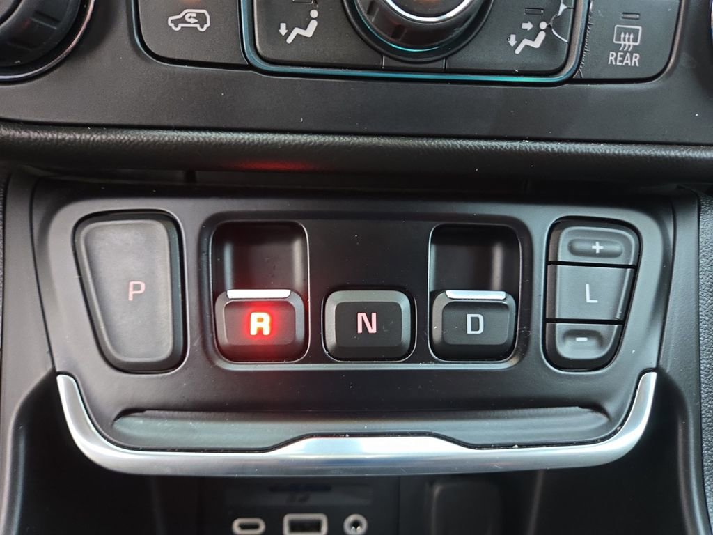 Used 2021 GMC Terrain SLT image 25