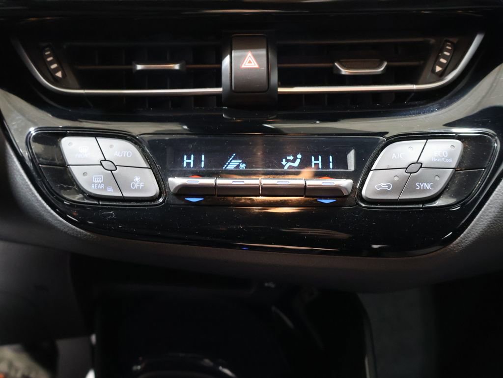 Used 2022 Toyota C-HR XLE image 27