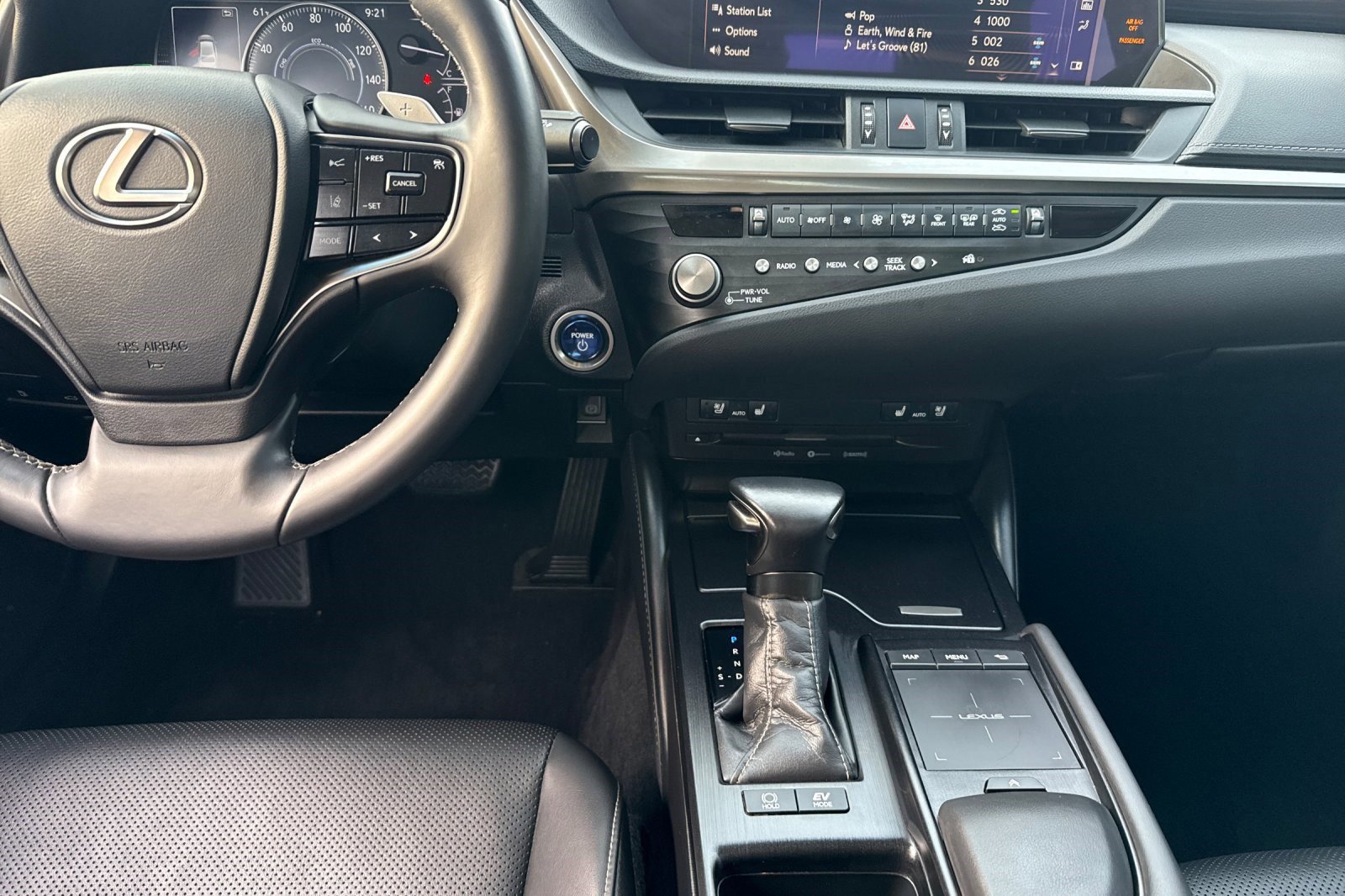 Used 2021 Lexus ES 300h w/ Premium Package image 29