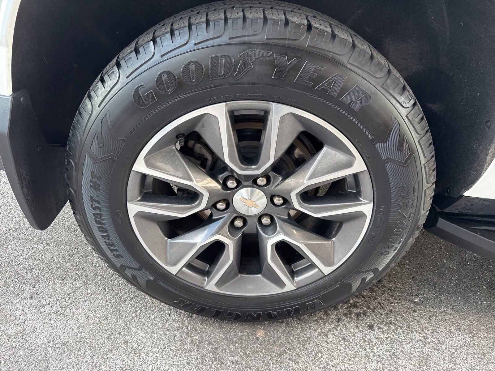 Used 2023 Chevrolet Suburban LS image 13