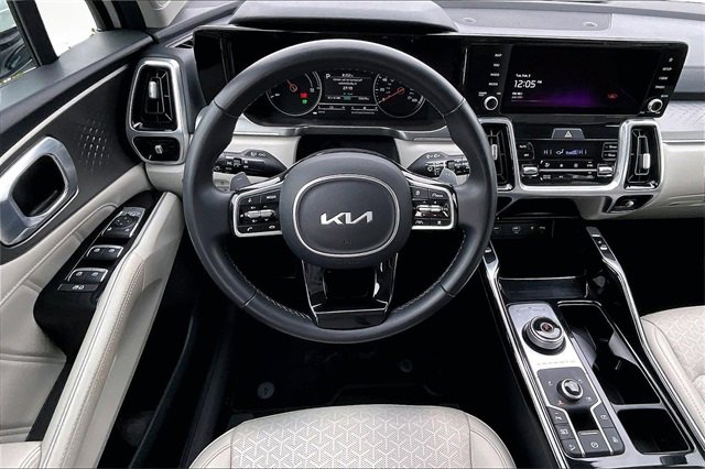 Certified 2022 Kia Sorento SX w/ Panoramic Sunroof Package image 5
