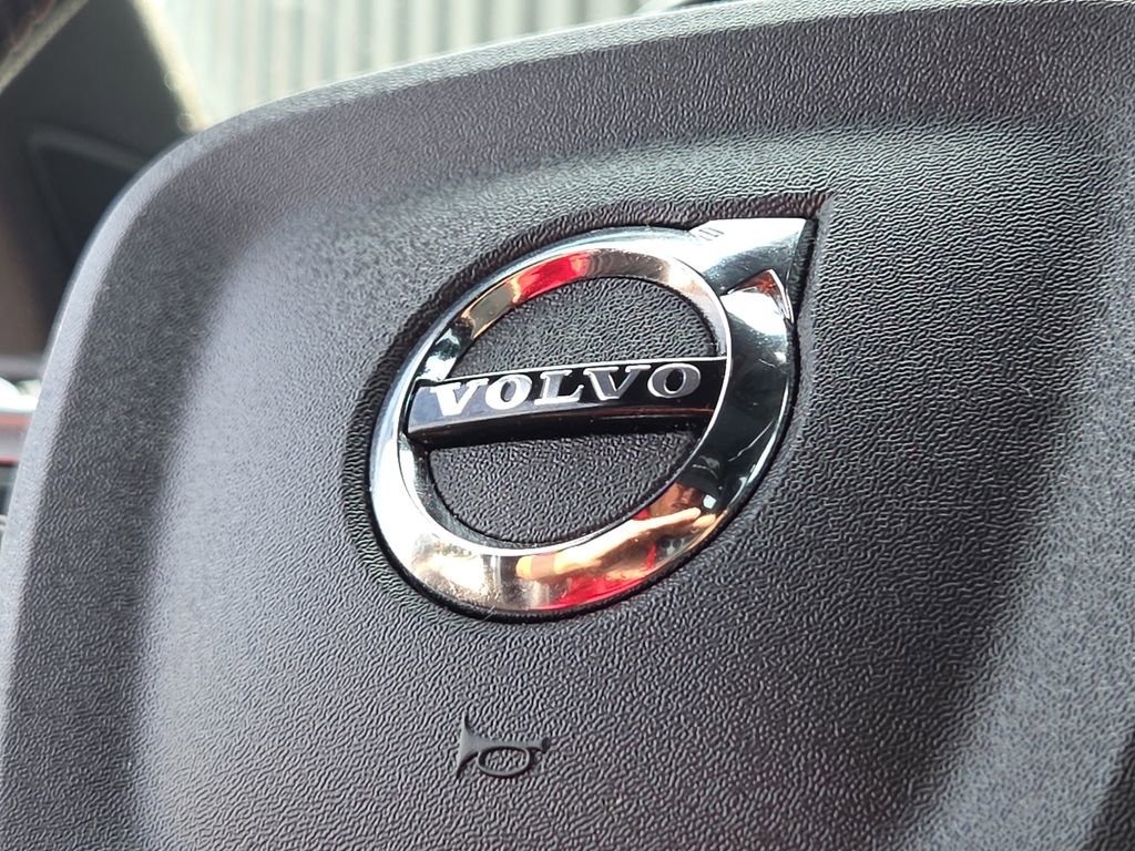 Used 2021 Volvo XC40 T5 R-Design w/ Advanced Package image 22