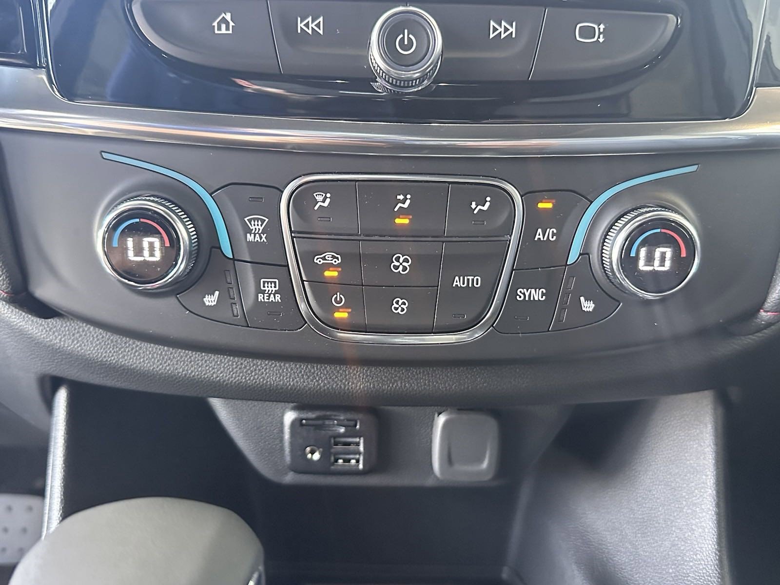 New 2023 Chevrolet Traverse RS w/ LPO, Floor Liner Package image 20