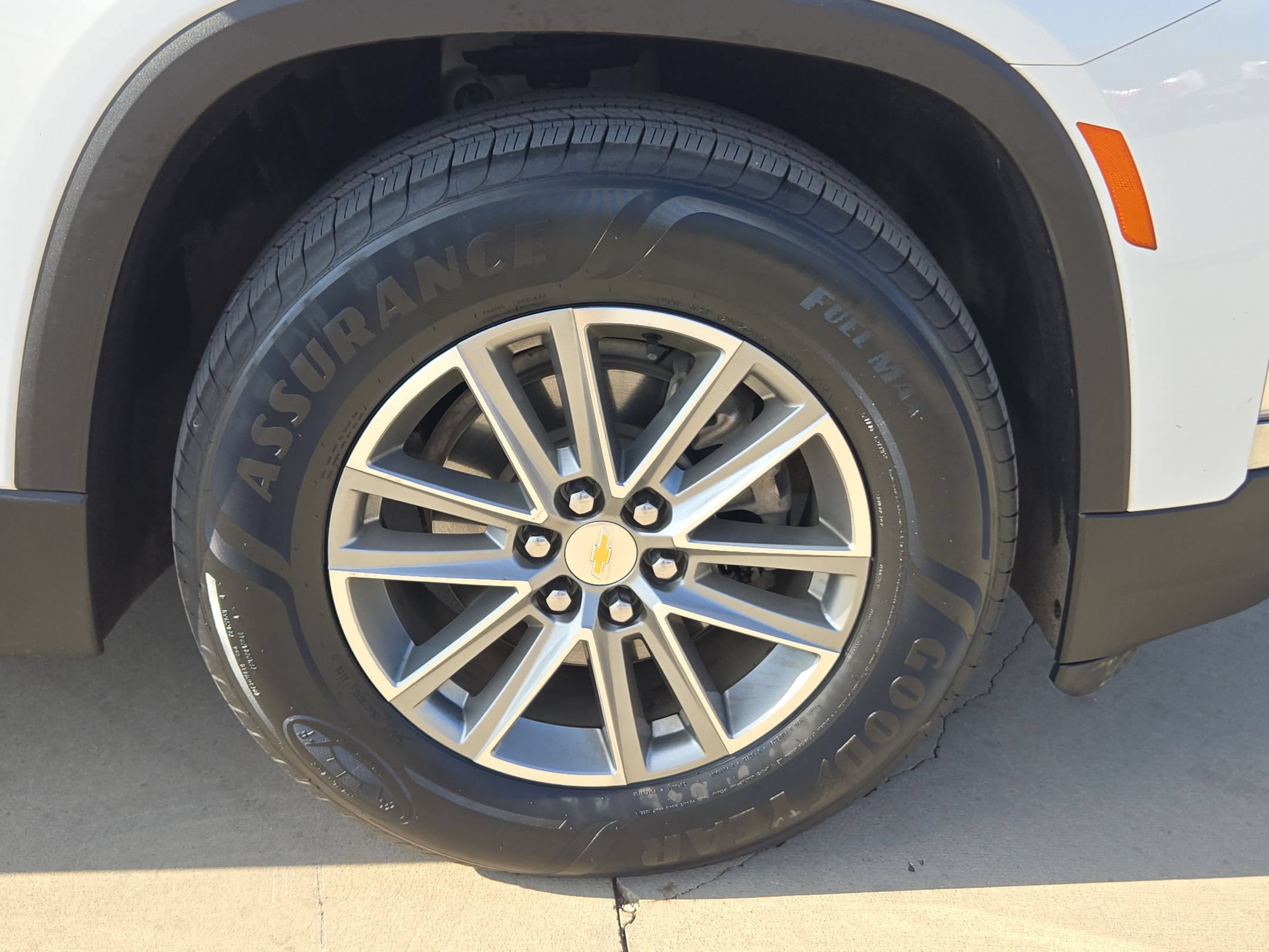 Certified 2023 Chevrolet Traverse LT FWD image 28