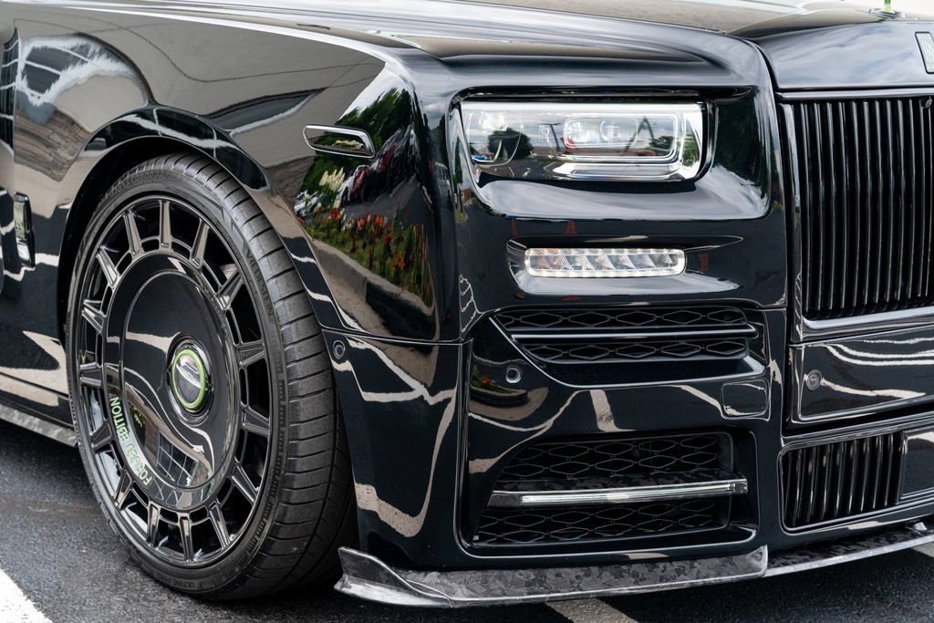 Used 2023 Rolls-Royce Phantom Sedan w/ The Phantom Package RWD image 10