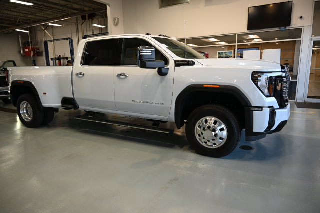 New 2026 GMC Sierra 3500 Denali Ultimate AWD/4WD image 14