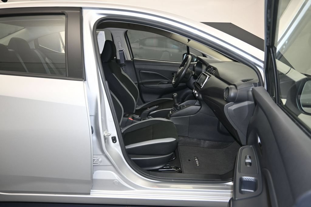 Used 2025 Nissan Versa S FWD image 26